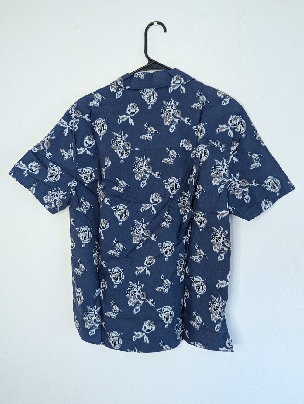 NWT Vince Ikat Floral Print Cabana Button Up Short Sleeve Shirt Men's Size S - Picture 5 of 6